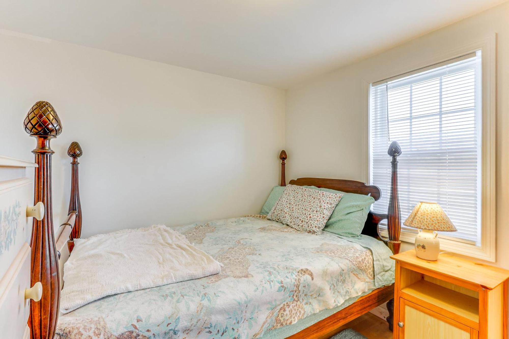 Charming Old Lyme Cottage, Steps To Private Beach! Екстериор снимка